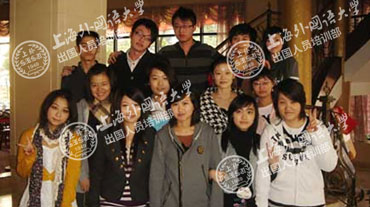 上海外国语大学出国留学人员培训部加拿大TOP10名校留学桥