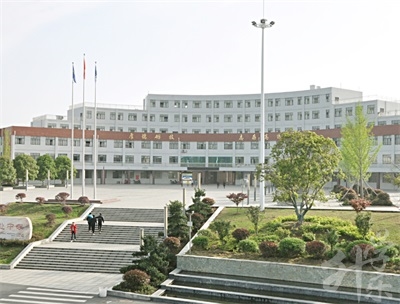 四川矿产机电技师学院