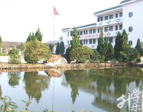 湘西自治州建筑学校