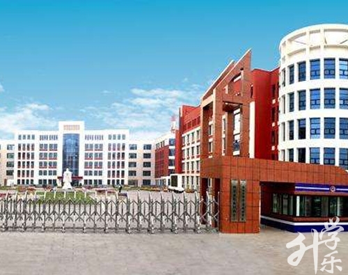 酒泉育新培训学校